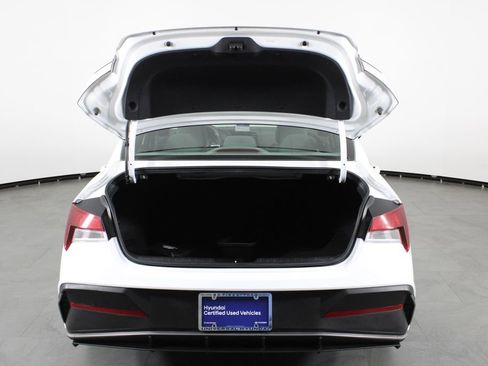 Certified 2025 Hyundai Elantra Sport FWD image 17