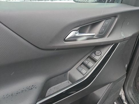 Used 2025 Chevrolet Equinox LT w/ Safety and Technology Package image 11