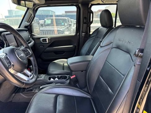 Used 2023 Jeep Wrangler Unlimited Sahara w/ Cold Weather Group AWD/4WD image 9