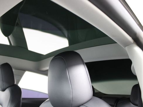 Used 2023 Tesla Model 3 Standard Range image 24