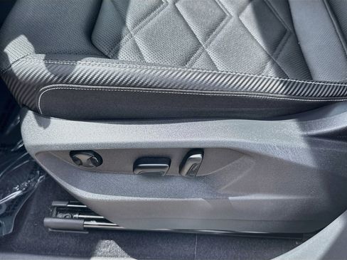 Certified 2026 Volkswagen Atlas Cross Sport SE FWD image 17