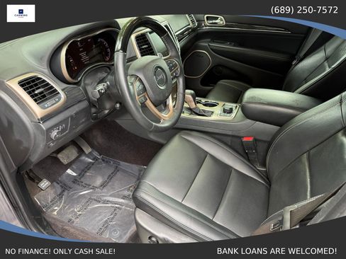 Used 2016 Jeep Grand Cherokee Overland w/ Advanced Technology Group AWD/4WD image 9