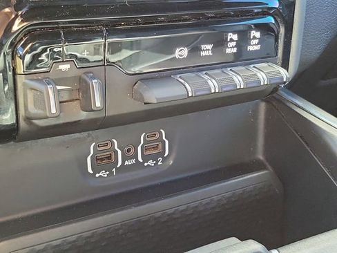 Used 2024 RAM 3500 Laramie w/ Night Edition image 29