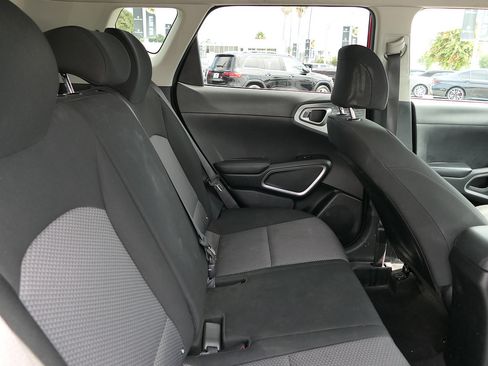 Used 2022 Kia Soul LX w/ Technology Package FWD image 23
