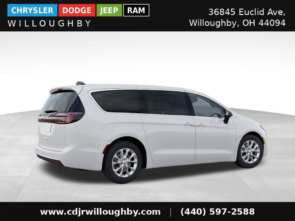 New 2027 Chrysler Pacifica Select w/ Family Tech Group AWD/4WD image 4