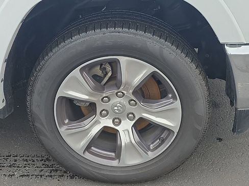 Used 2022 RAM 1500 Laramie AWD/4WD image 18