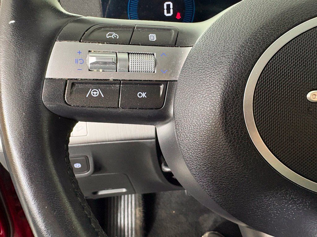 Used 2025 Hyundai Kona SEL FWD image 24
