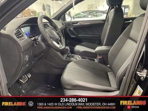 New 2024 Volkswagen Tiguan SE R-Line image 14