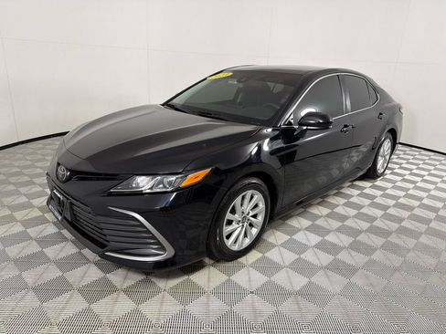 Used 2023 Toyota Camry LE FWD image 9