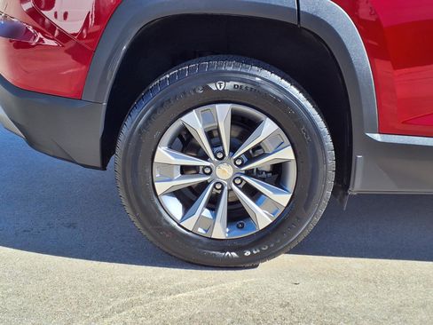 Used 2026 Chevrolet Equinox LT image 9