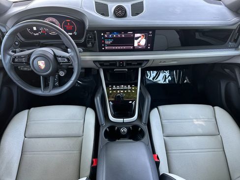 Certified 2025 Porsche Cayenne GTS AWD/4WD image 6