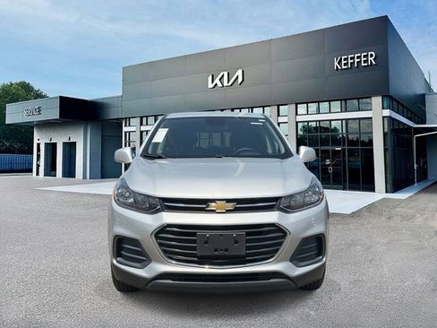 Used 2022 Chevrolet Trax LS w/ Tint and Cruise Package AWD/4WD image 3