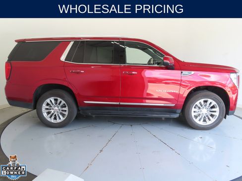 Used 2024 GMC Yukon SLT AWD/4WD image 2
