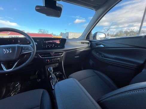 Used 2025 Buick Encore GX Preferred image 33