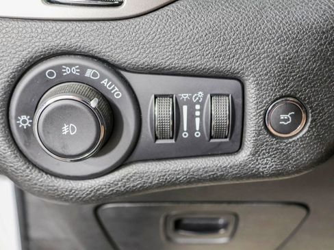 Used 2022 Jeep Cherokee Latitude Lux image 22