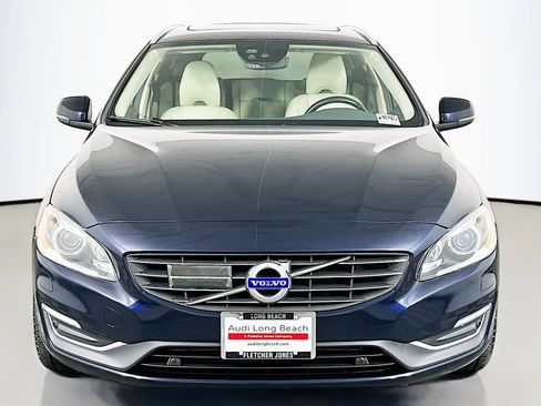 Used 2016 Volvo V60 T5 Platinum w/ Climate Package image 2