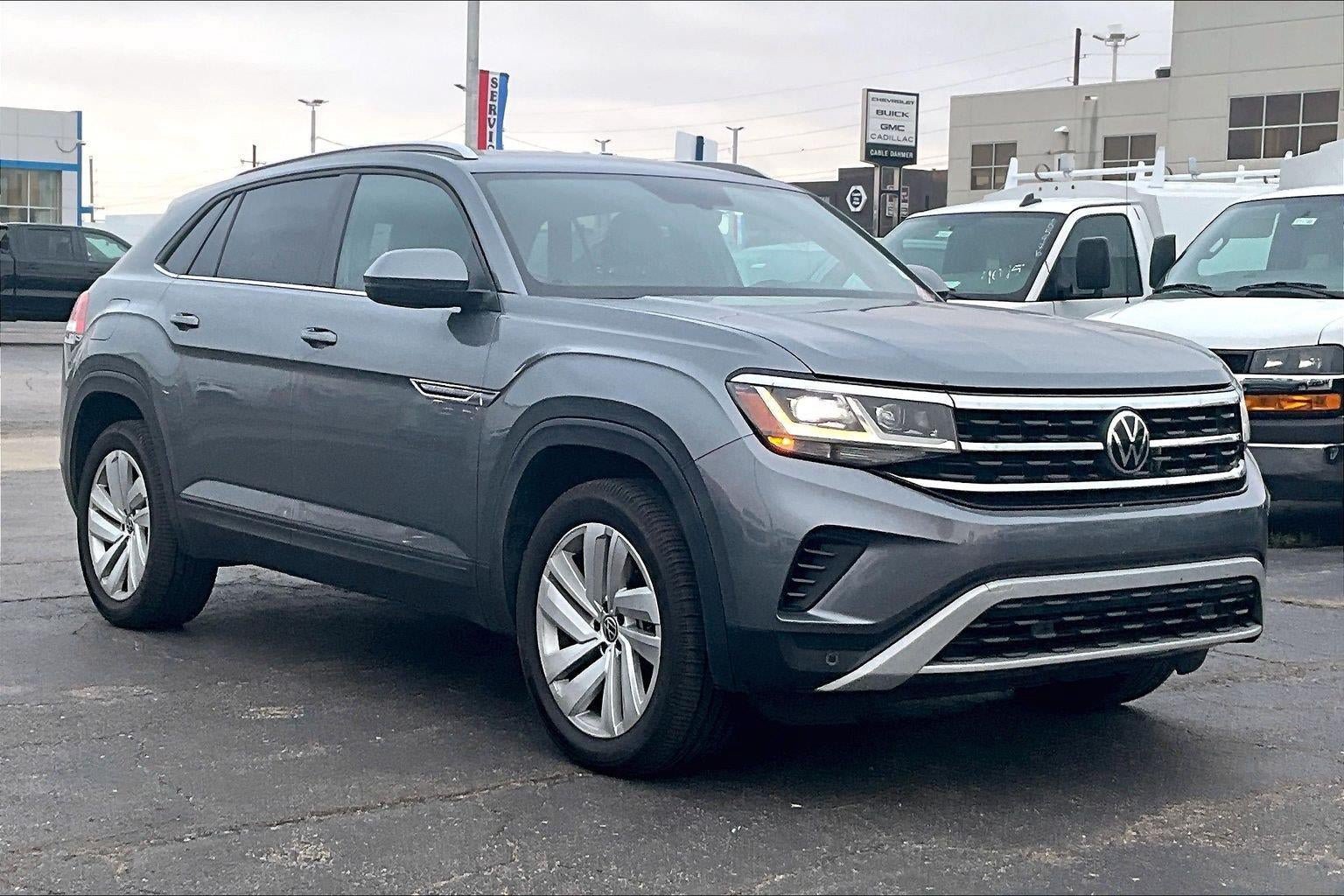 Used 2022 Volkswagen Atlas Cross Sport SE AWD/4WD image 1