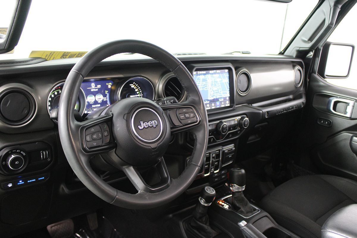 Used 2023 Jeep Wrangler Unlimited w/ Cold Weather Group AWD/4WD image 10