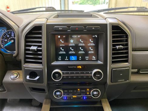 Used 2018 Ford Expedition Max XLT w/ Equipment Group 202A RWD image 40