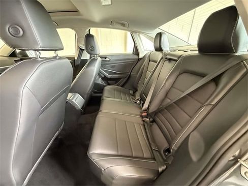 Used 2024 Volkswagen Jetta SE image 18