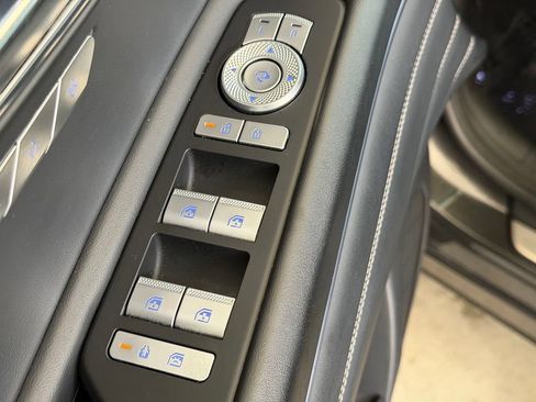 Used 2025 Genesis GV80 2.5T Standard AWD/4WD image 41