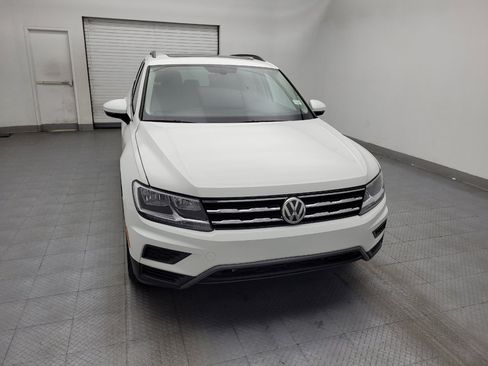 Used 2021 Volkswagen Tiguan SE w/ Panoramic Sunroof Package FWD image 14