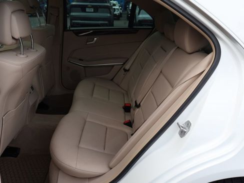 Used 2016 Mercedes-Benz E 350 4MATIC Sedan image 18