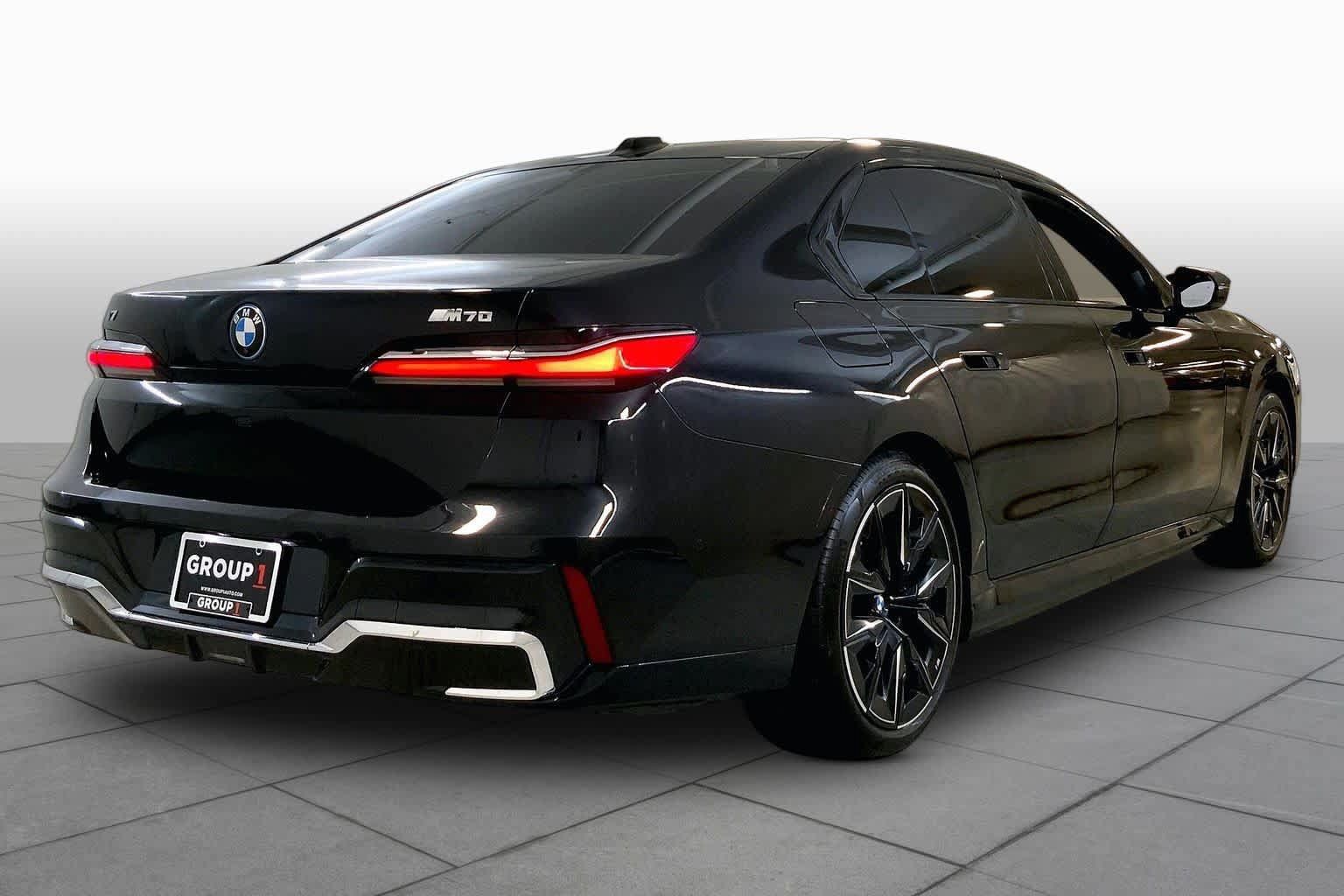 Used 2024 BMW i7 xDrive60 AWD/4WD image 12