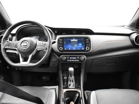 Used 2023 Nissan Kicks SR w/ SR Premium Package image 19