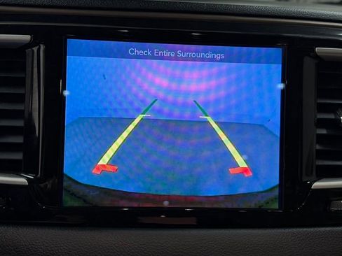 Used 2017 Chrysler Pacifica Touring image 30