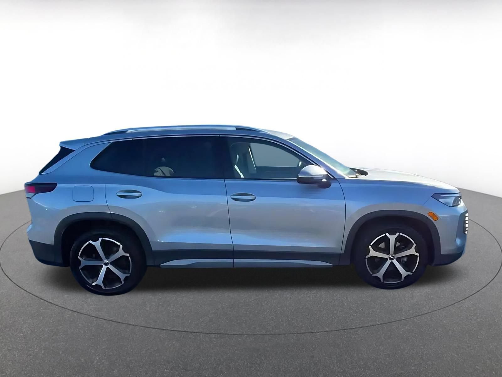 Used 2026 Volkswagen Tiguan SE FWD image 15