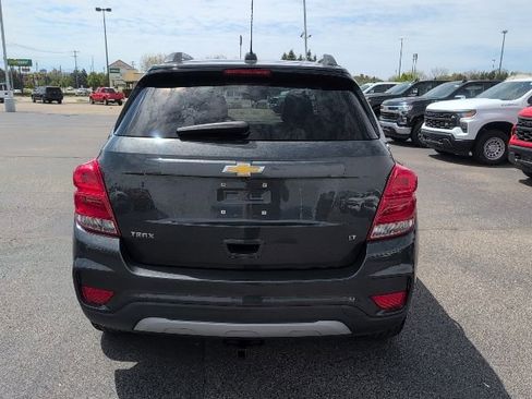 Used 2017 Chevrolet Trax LT w/ LT Convenience Package FWD image 5