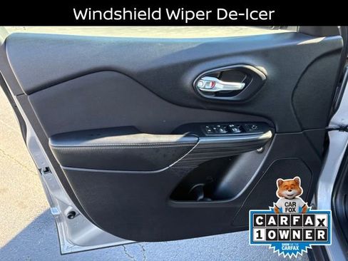 Used 2016 Jeep Cherokee Latitude w/ Comfort/Convenience Group image 26