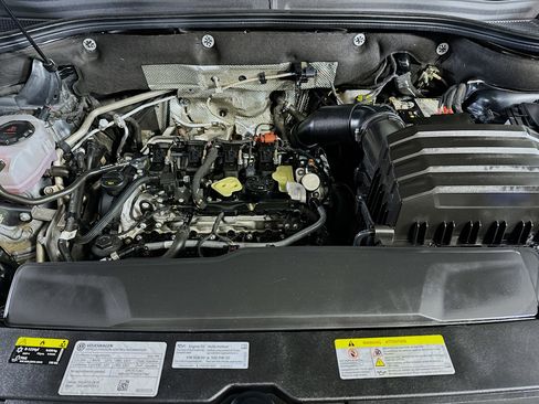 Used 2025 Volkswagen Atlas SE image 36