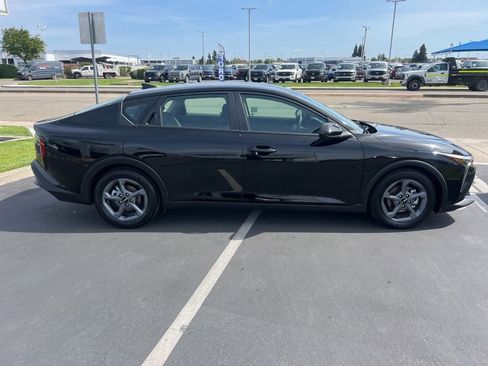 Used 2025 Kia K4 FWD image 16