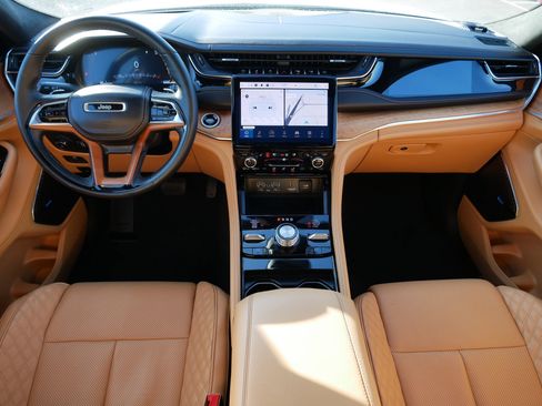 Used 2025 Jeep Grand Cherokee L Summit image 10