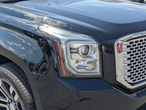 Used 2017 GMC Yukon Denali w/ Open Road Package AWD/4WD image 10