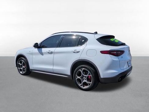 Used 2022 Alfa Romeo Stelvio Ti image 8