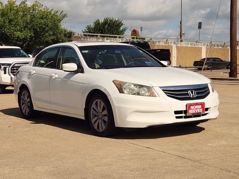 Used 2011 Honda Accord EX-L image 2