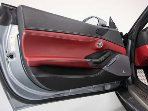 Certified 2019 Ferrari Portofino image 34