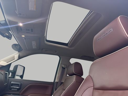 Used 2018 Chevrolet Silverado 1500 High Country image 26