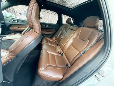 Used 2022 Volvo XC60 B5 Inscription w/ Advanced Package image 27