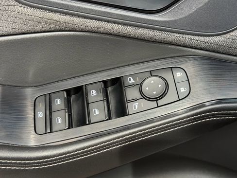 Certified 2022 Nissan Rogue SV AWD/4WD image 16