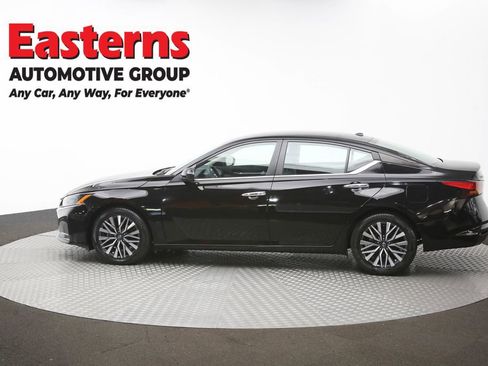 Used 2023 Nissan Altima 2.5 SV FWD image 60
