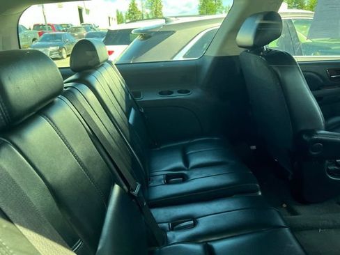 Used 2007 Chevrolet Suburban LT w/ LT Preferred Equipment Group AWD/4WD image 13