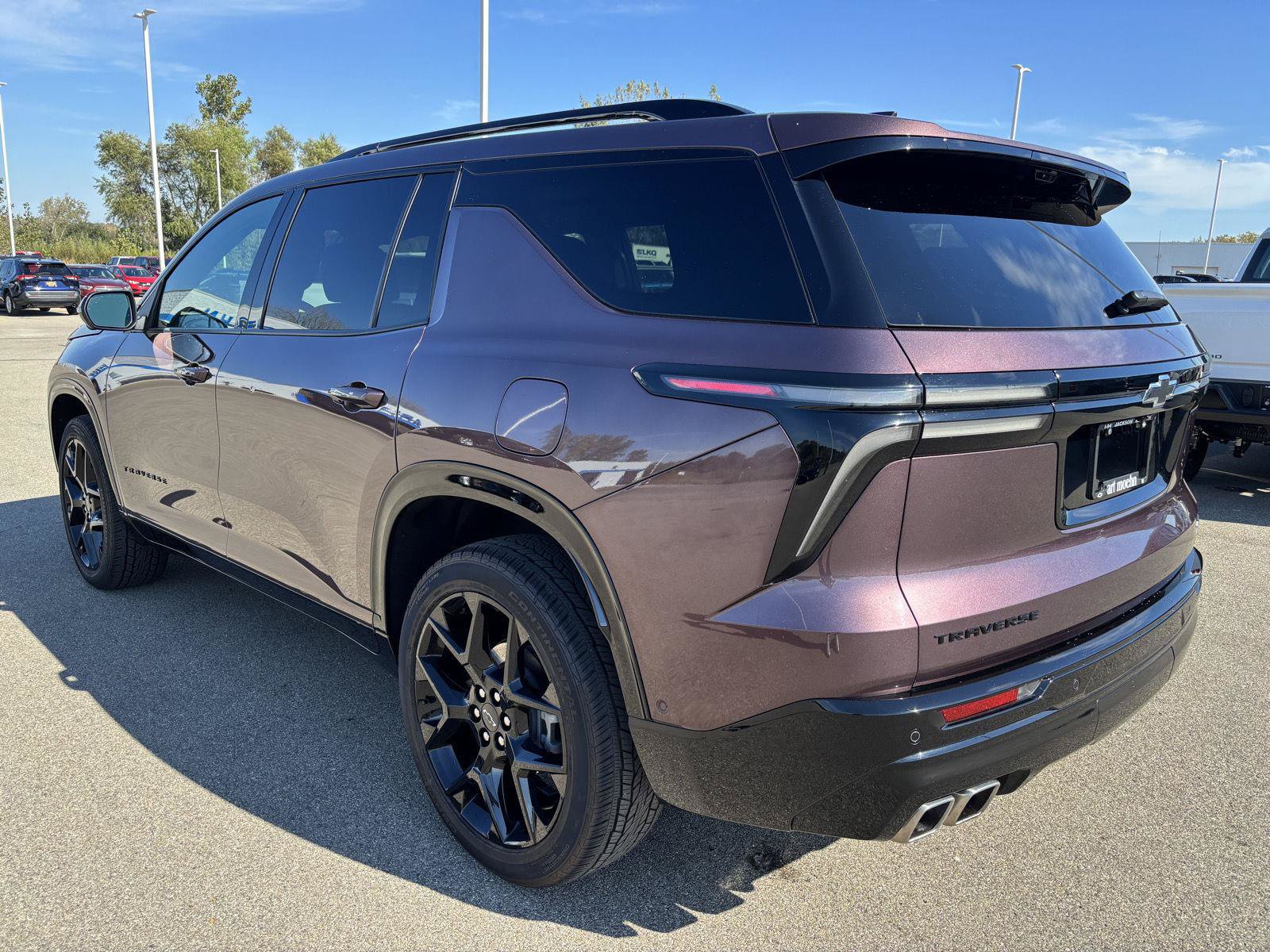Used 2024 Chevrolet Traverse RS FWD image 3