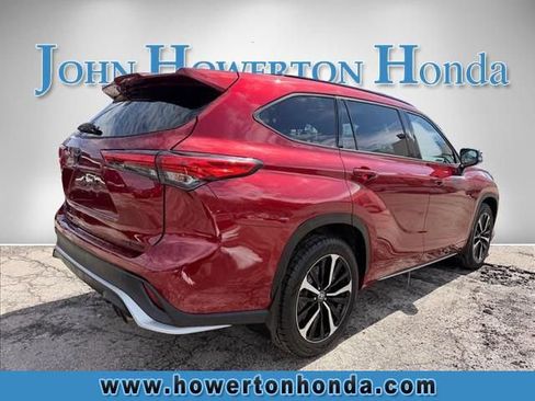 Used 2022 Toyota Highlander XSE image 3