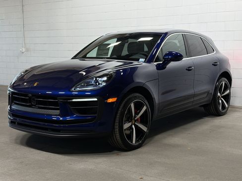 Certified 2026 Porsche Macan S AWD/4WD image 1
