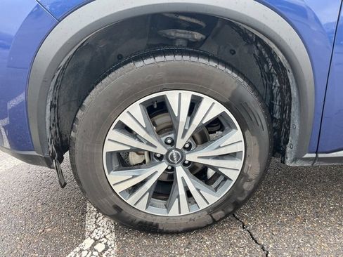 Used 2023 Nissan Rogue SV image 9