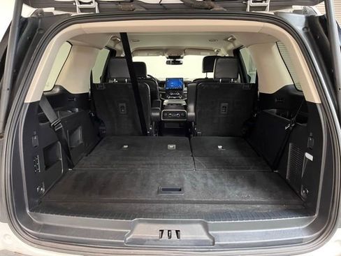 Used 2024 Ford Expedition XLT image 14